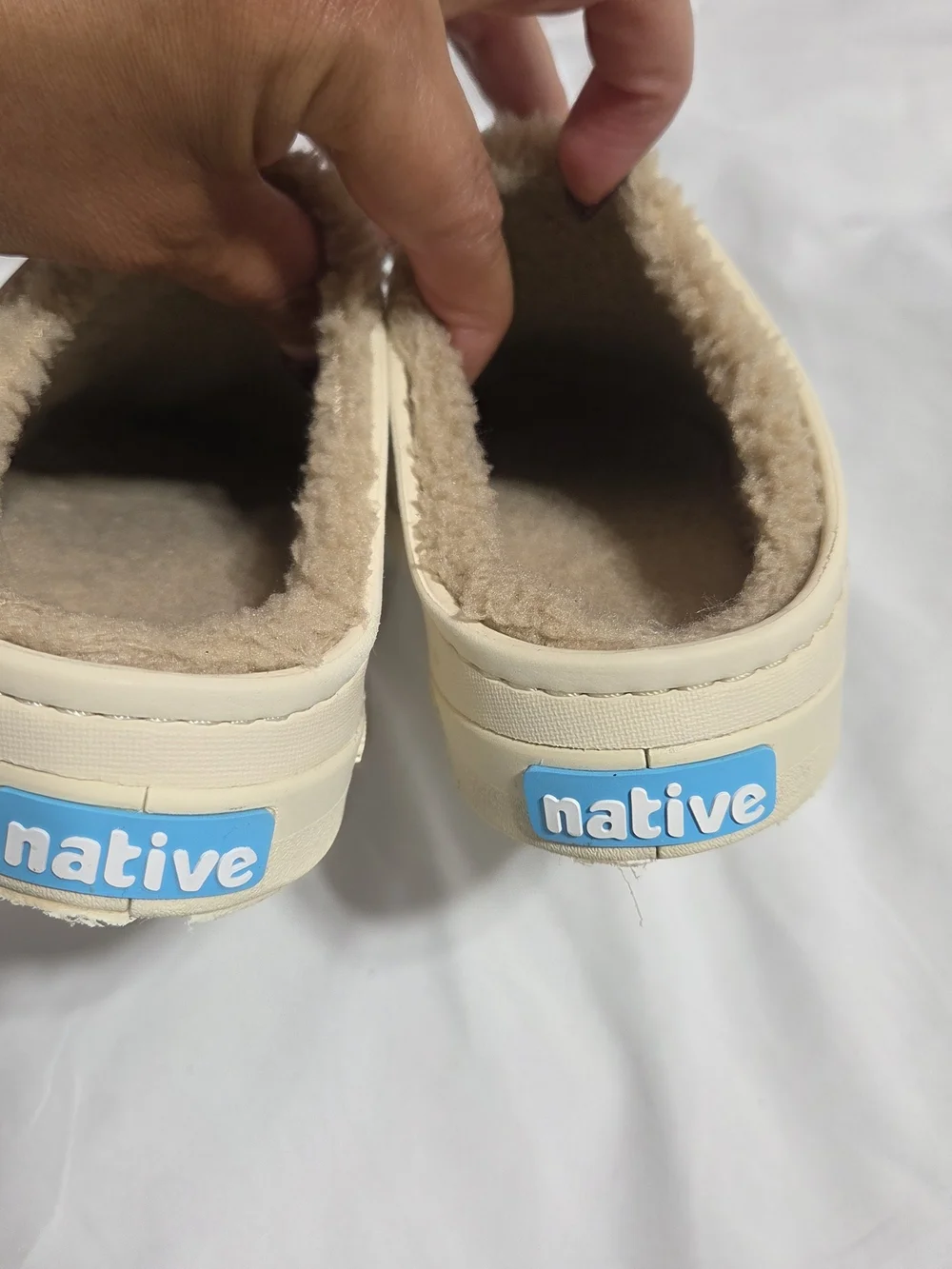 NATIVE SHOES Kids Jefferson Cozy Cream Faux Shearling Lined Mules Size 12C